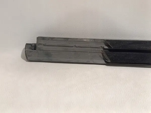 BMW X5 G05 Linke Hintertür-Abstreifer OEM 7444067 image 8