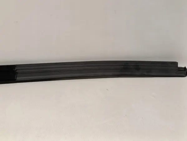 BMW X5 G05 Linke Hintertür-Abstreifer OEM 7444067 image 9