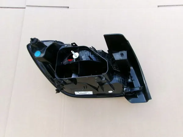 Luz trasera derecha Peugeot 208 II 19-23 EU image 2