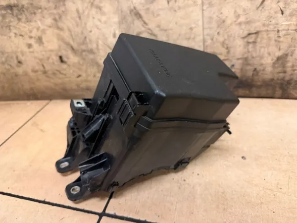 Zekeringkast OEM 8266242601 voor Toyota RAV4 IV 2.5 Hybride image 4