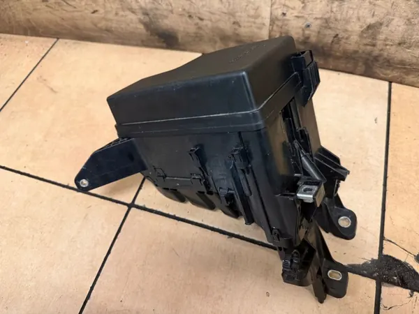 Zekeringkast OEM 8266242601 voor Toyota RAV4 IV 2.5 Hybride image 5
