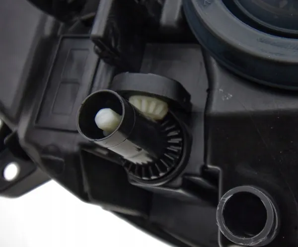 Etuvalo Ford Mondeo 2015-2018 Vasemmalle OEM 046792 image 8