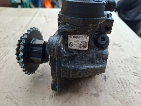 Pompe à injection BMW N57 OEM 7823470 - Occasion image 4