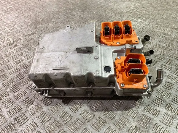 Volvo XC90 2018 Invertteri OEM 32223625 image 2