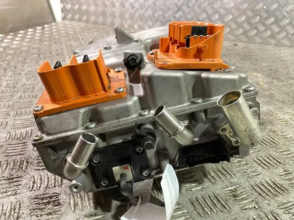 Volvo XC90 2018 Invertteri OEM 32223625 image 5