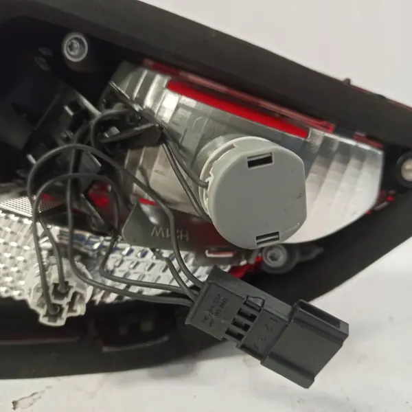 VÄNSTER BAKLYKT OPEL ASTRA J IV SEDAN 25870193 image 9