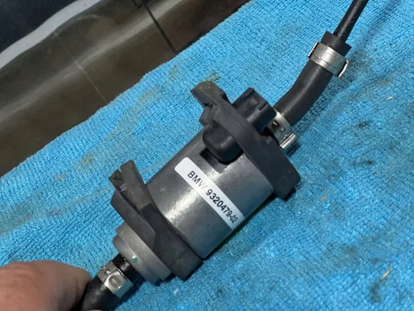 BMW 5 G30 G31 2021 Webasto Circulatiepomp OEM 9320479 image 4