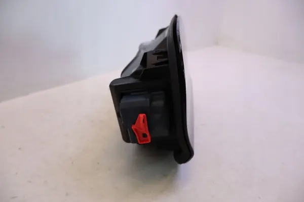 Tapa de combustible OEM A1176304100 Mercedes CLA W117 image 3