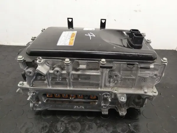 Toyota Yaris IV Hybride Omvormer OEM G9200K0011 image 2