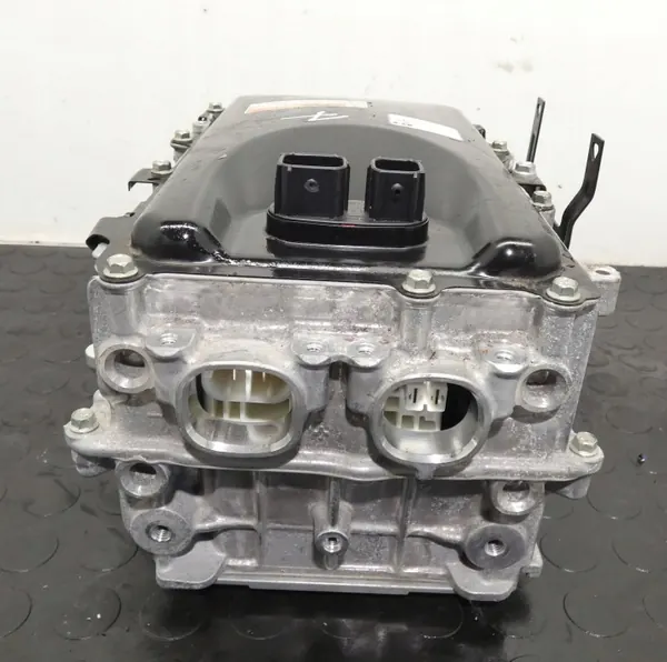 Toyota Yaris IV Hybride Omvormer OEM G9200K0011 image 4