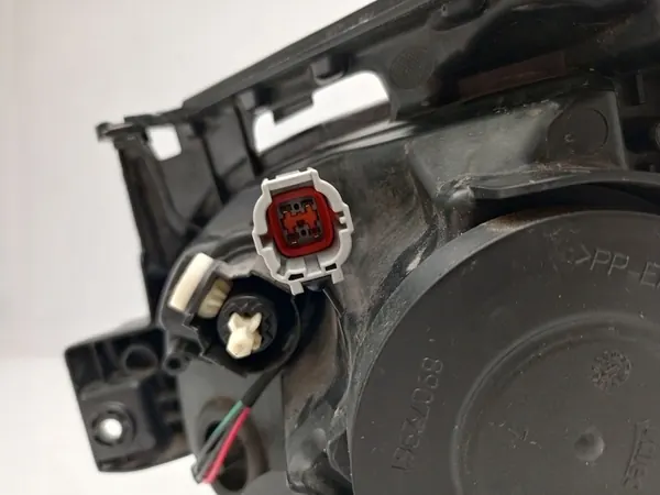 Oikea Etuvalaisin Nissan Juke I 1 Lift 26010BV90B image 10