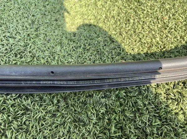 Voor deur glasdichting rechts OEM 91001 Citroen Jumper image 3