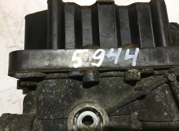 Soupape ECAS Scania OEM 2084508 - État Utilisé image 3