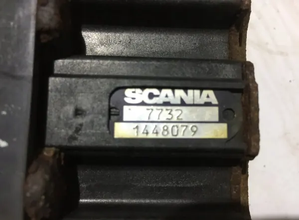 Soupape ECAS Scania OEM 2084508 - État Utilisé image 4