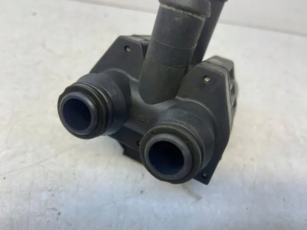 Mercedes Lämmitysventtiili OEM A0018307884 - Käytetty image 3