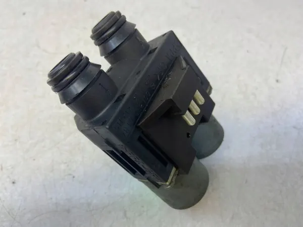 Mercedes Lämmitysventtiili OEM A0018307884 - Käytetty image 4
