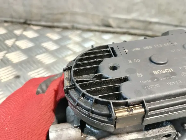 Borboleta ar Audi A4 B6 2.0B OEM 06B133062H image 7