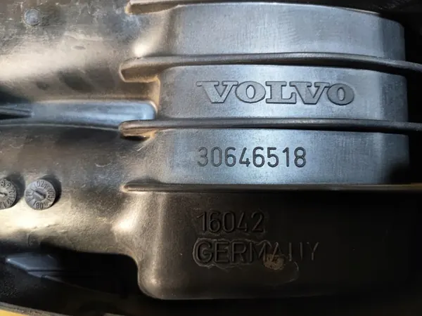 Colector de admisión Volvo S40 II V50 2.4 B OEM 30646518 image 5