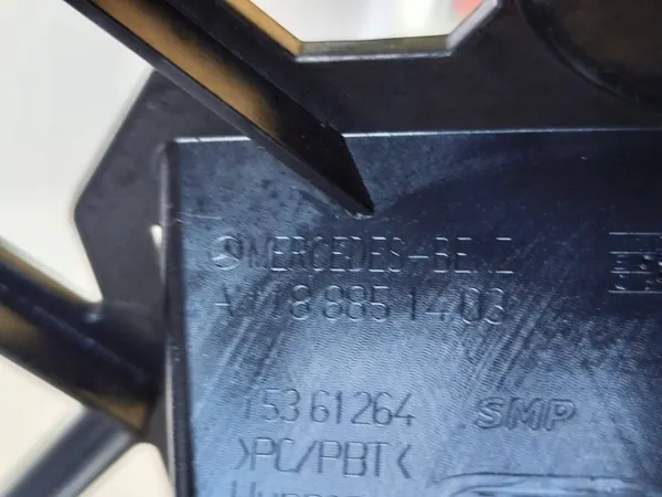 OEM A1188851403 Cubrecinturón delantero - Mercedes image 3