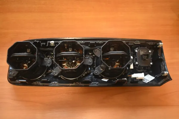 Konsoli tuuletusritilä OEM A1776809800 Mercedes image 4