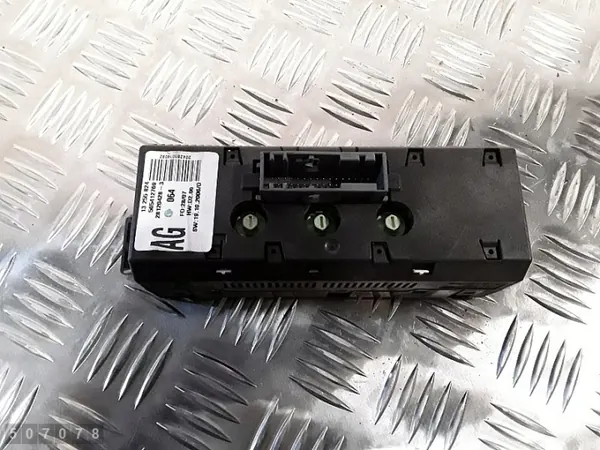 Écran d'affichage Opel Corsa D OEM 13255824 image 3