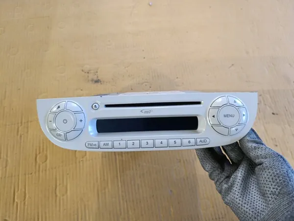 Radio Fiat 500 OEM 7355341820 - Unité OE d'occasion image 2
