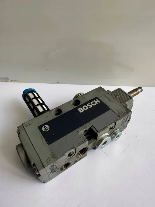 Bosch 0 281 002 648 Électrovanne d'occasion image 2