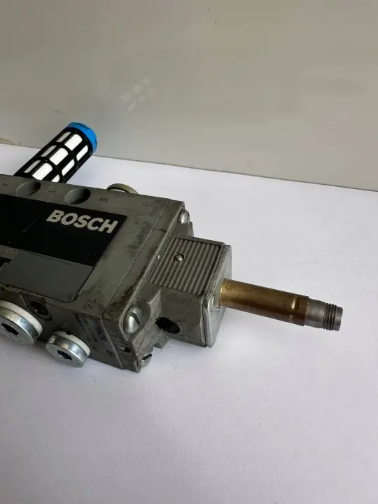 Bosch 0 281 002 648 Électrovanne d'occasion image 3