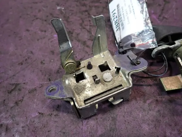 Toyota Yaris Kofferraumschloss-Einsatz OEM Zawada-388291- image 5