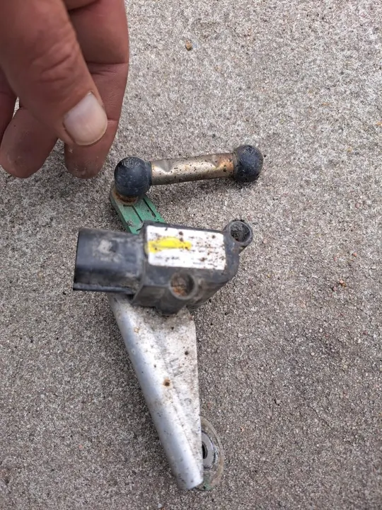 Sensor de nível de suspensão Tesla Model S esquerdo direito 6006514-00-B image 3