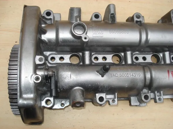 Couvercle d'arbre à cames OEM 55565886 pour Opel Astra H image 7