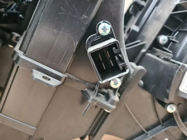 Lämmityspuhallin OEM 1S1819003Q Skoda Citigo image 4