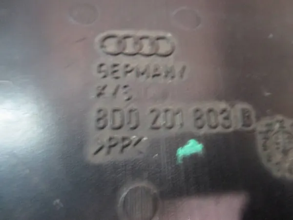 Filtre à charbon vapeur carburant OEM 8D0201803B Audi A4 image 4
