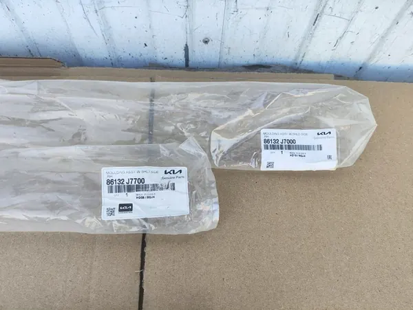 KIA PRO CEED III Garniture de fenêtre avant droite 86132-J7700 image 3