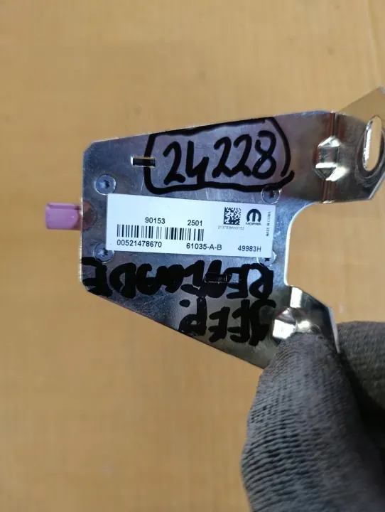Module Antenne GPS Jeep Renegade OEM 00521478670 image 3
