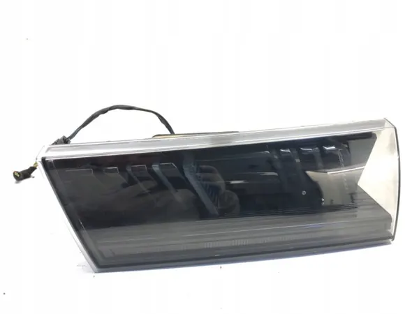 Rechte innere Heckleuchte Peugeot 508 II OEM 9813508180 image 2