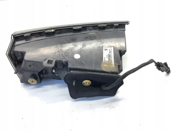 Rechte innere Heckleuchte Peugeot 508 II OEM 9813508180 image 3