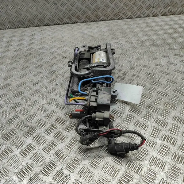 Compresor suspensión Porsche Macan OEM 95B698010 image 6