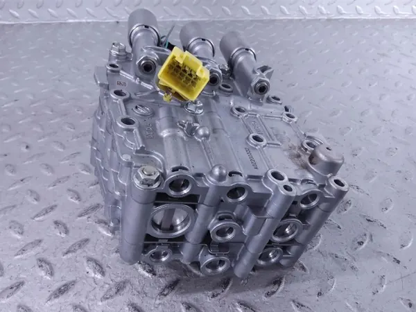 Subaru Outback Mechatroniikka OEM 31825AA090 image 3