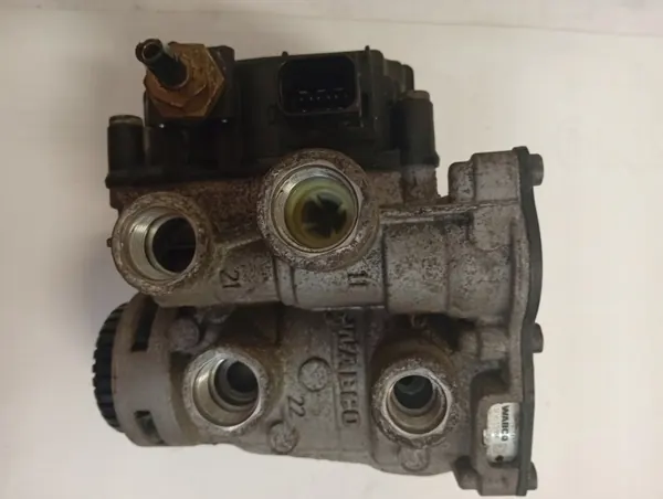 Soupape Modulateur EBS OEM 4802040310 pour DAF XF 106 image 2