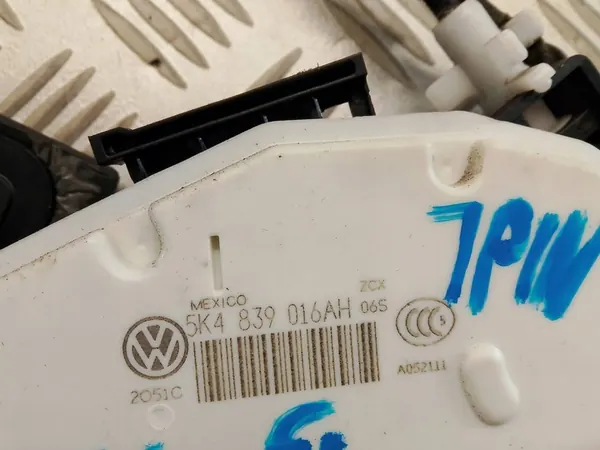 VW ATLAS CROSS 2021 Bakre Höger Dörrlås 7Pin 5K4839016AH image 2