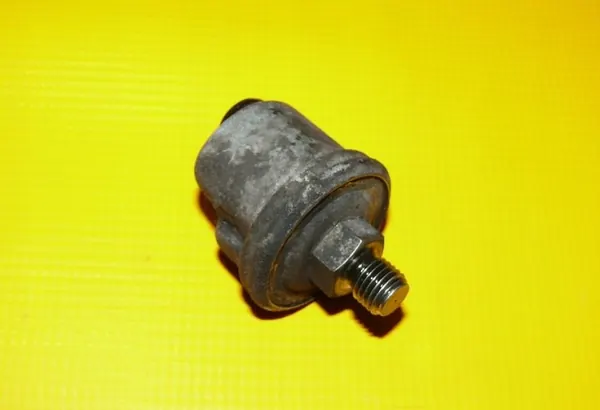 Sensor de Pressão de Óleo OEM 0065429417 Mercedes S-Class image 3