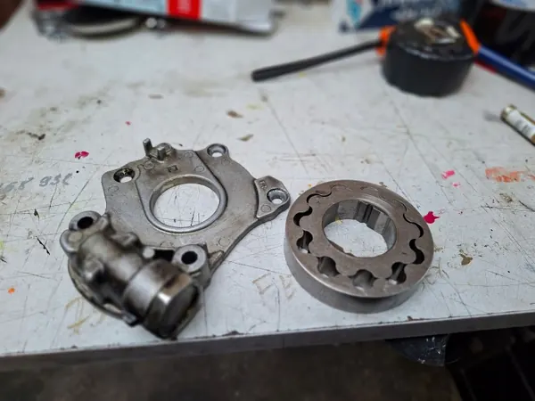 Oliepomp Toyota Yaris II 1.3 VVT-i OEM image 2