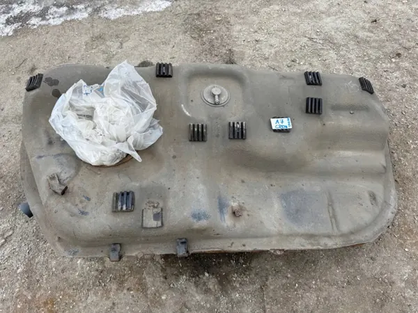 KIA SPORTAGE 3 Bränsletank OEM 31100-2Y250 image 2