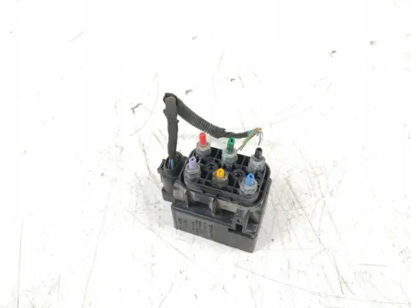 Porsche Cayenne Ilmajousitusmoduuli OEM 15152400272 image 2
