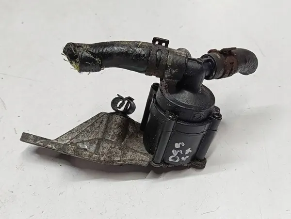 Pompe à eau DS OEM 9815061380 pour DS3 1.2 THP image 2
