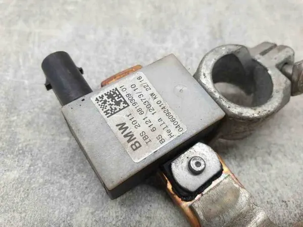 Negativklemme BMW X5 3.0L Diesel 2016 OEM 61216819309 image 2