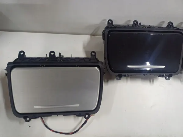 Tuhkakuppi Konsoli BMW F10 F11 image 3