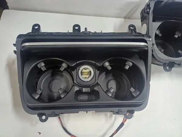 Tuhkakuppi Konsoli BMW F10 F11 image 7