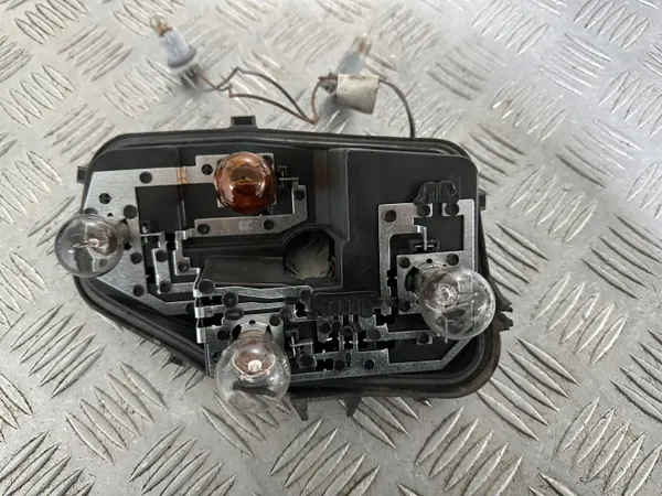 Douille d'ampoule Skoda OE d'occasion OEM 6V6945258 image 4